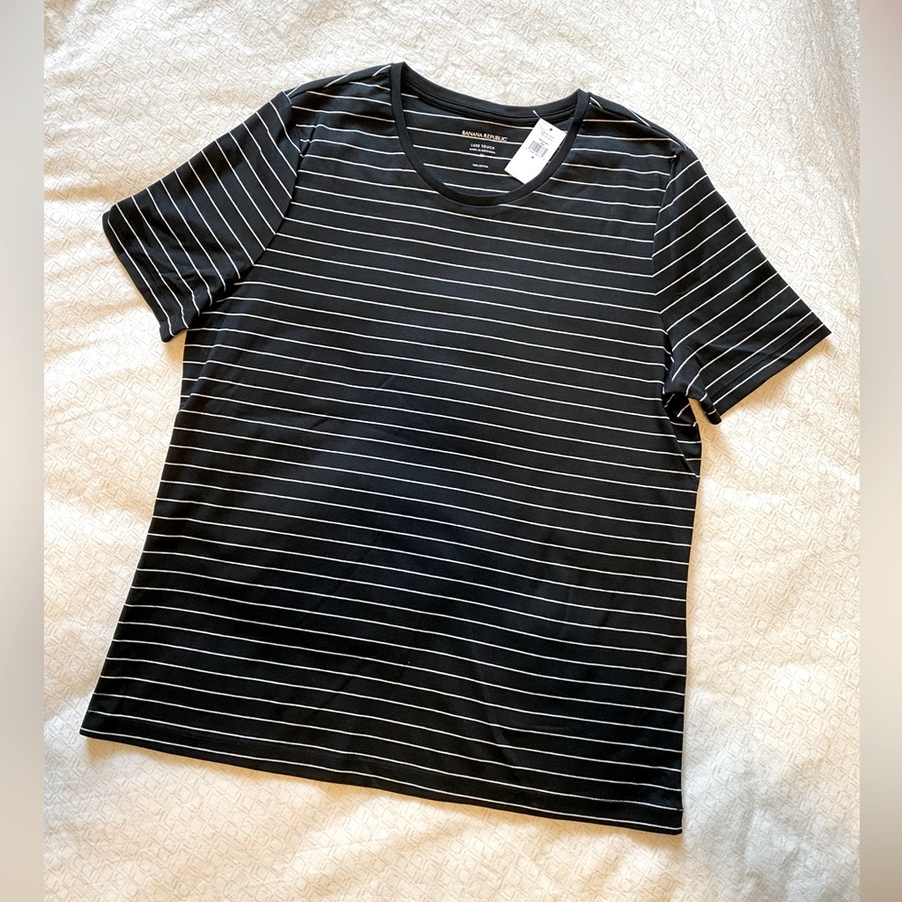 NWT Banana Republic luxe touch short sleeve crew tee